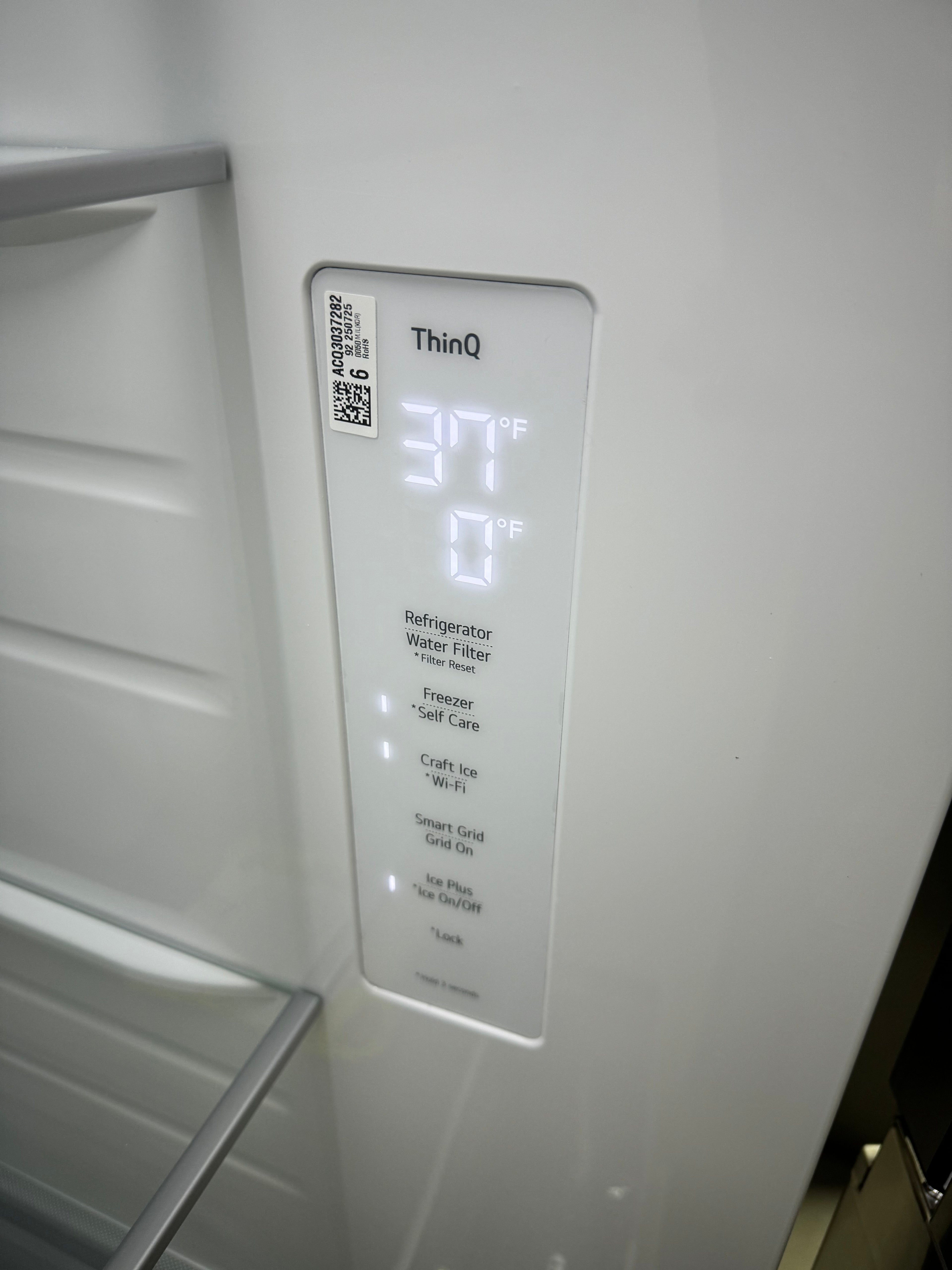 LG 27 Cubic ft. Refrigerator/Freezer