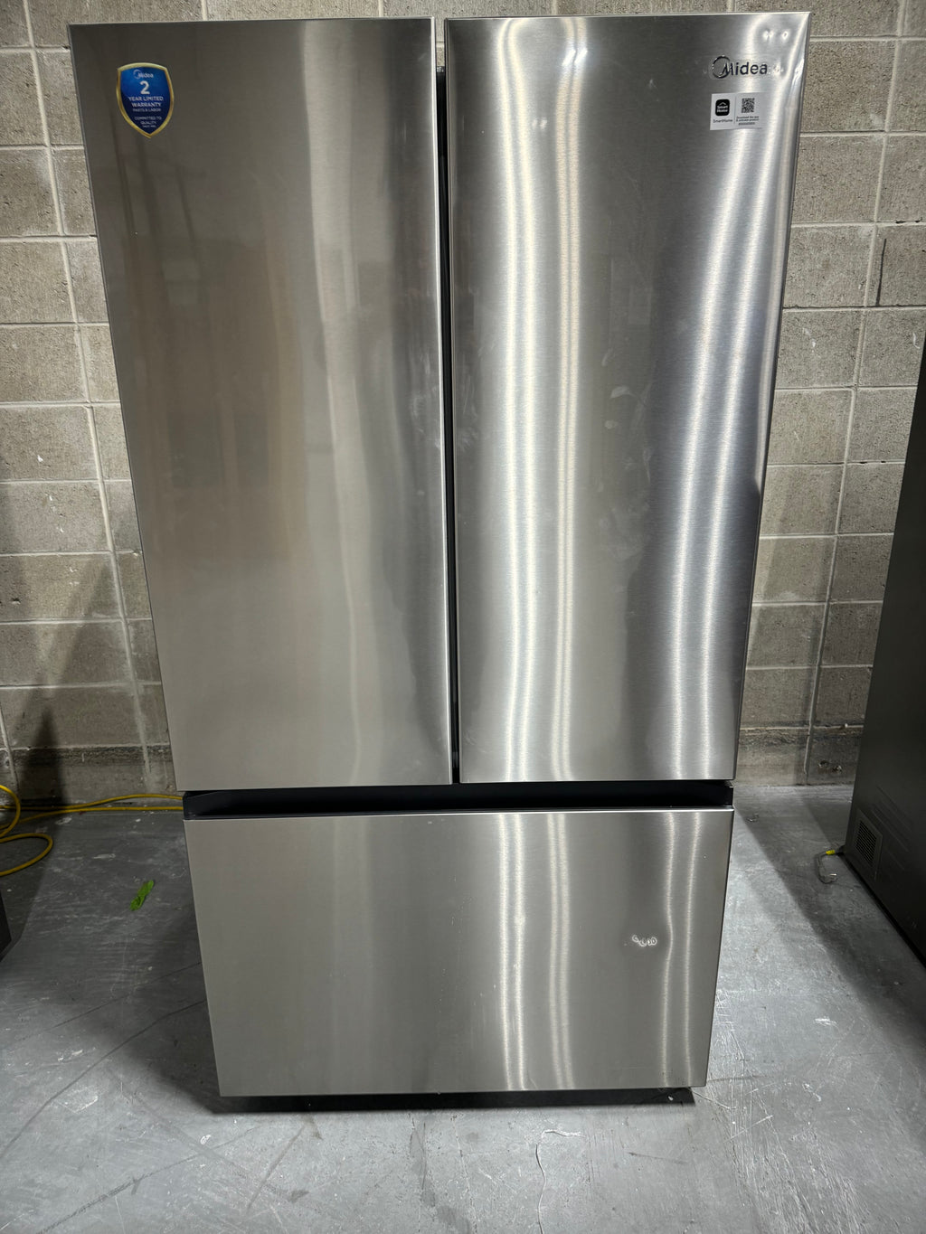 Midea 27 Cubic ft. Refrigerator/Freezer