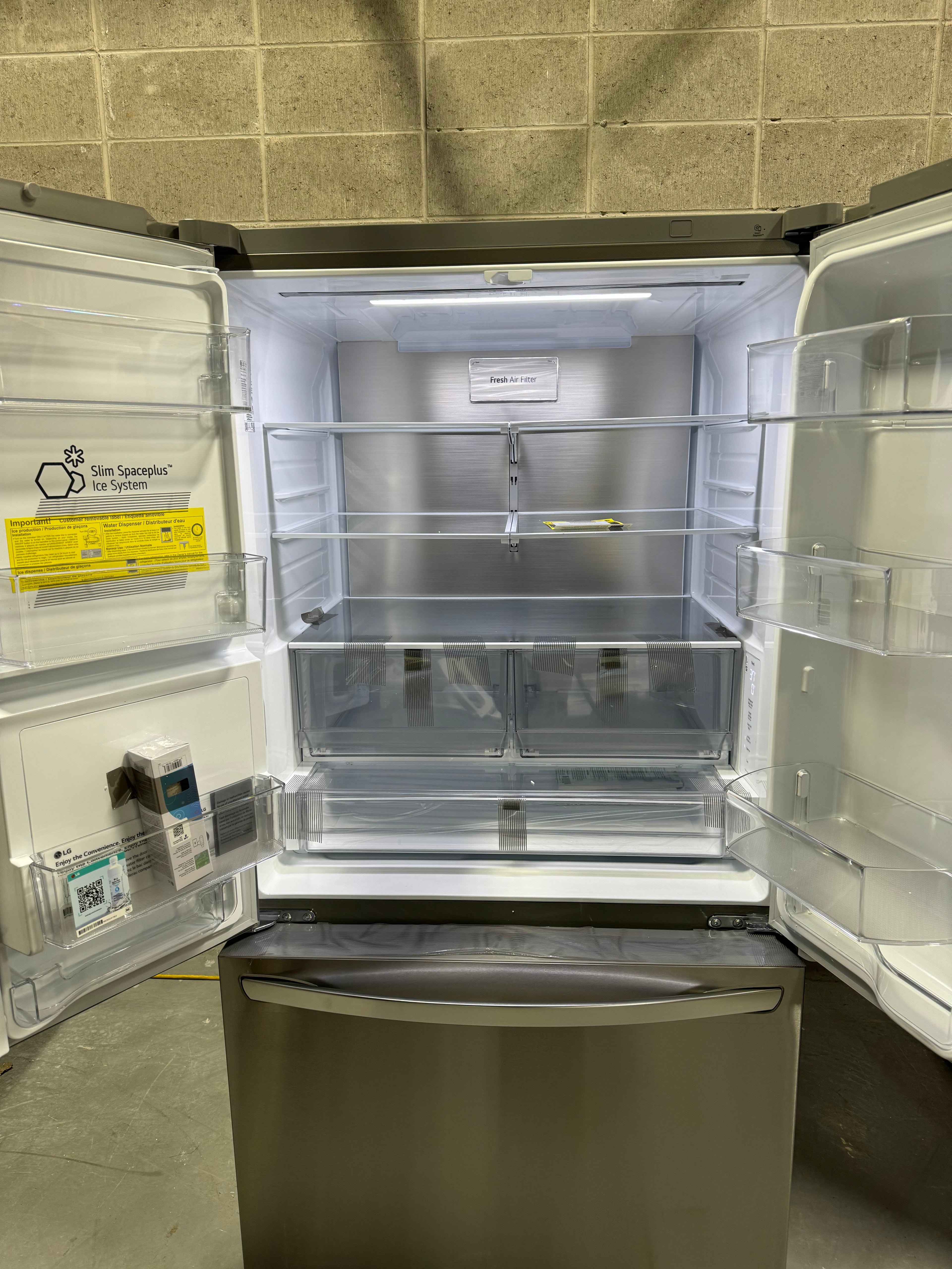 LG 31 Cubic ft. Refrigerator/Freezer