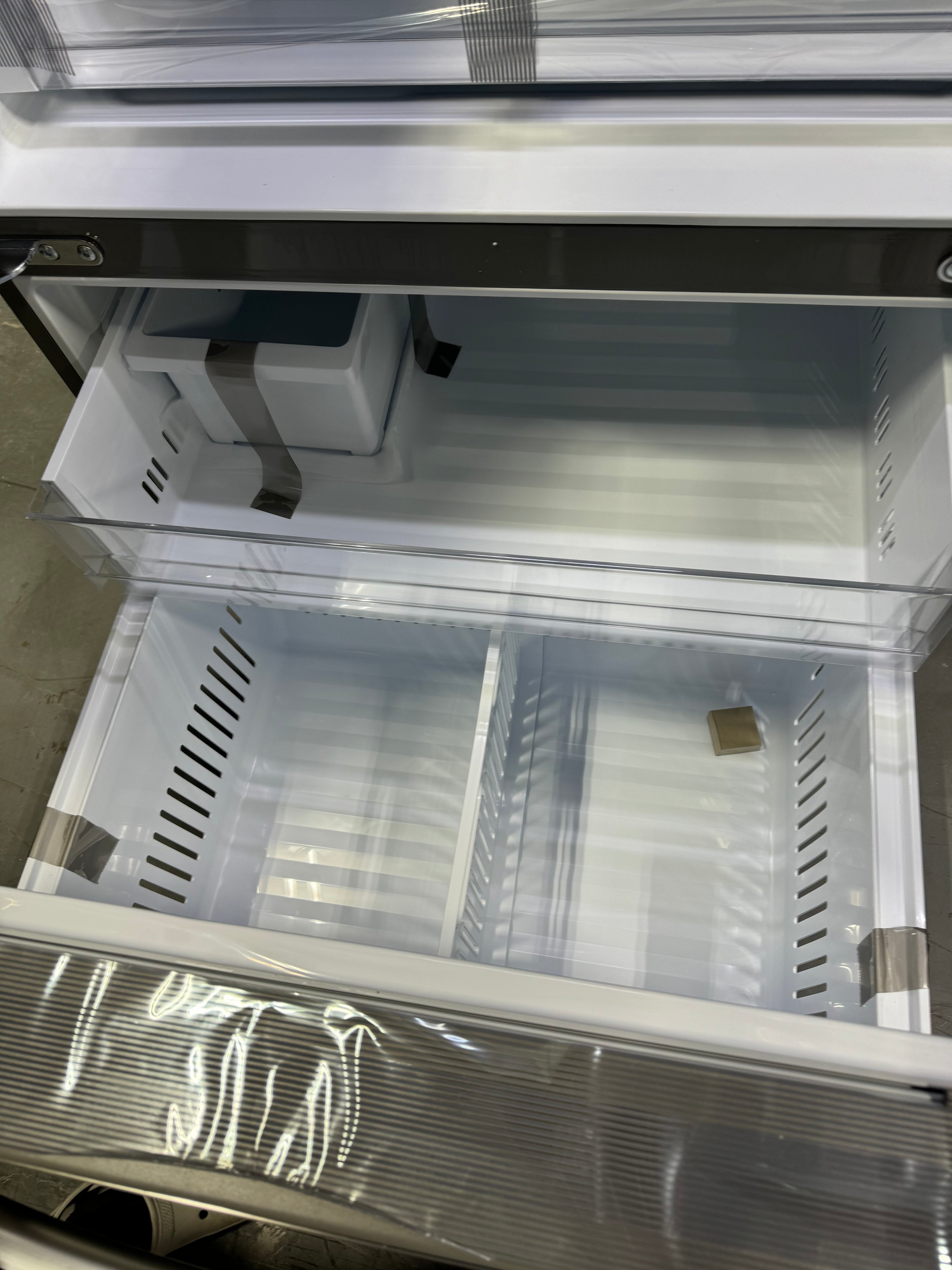 LG 31 Cubic ft. Refrigerator/Freezer
