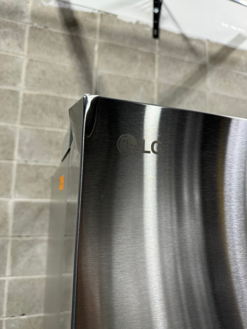 LG 31 Cubic ft. Refrigerator/Freezer