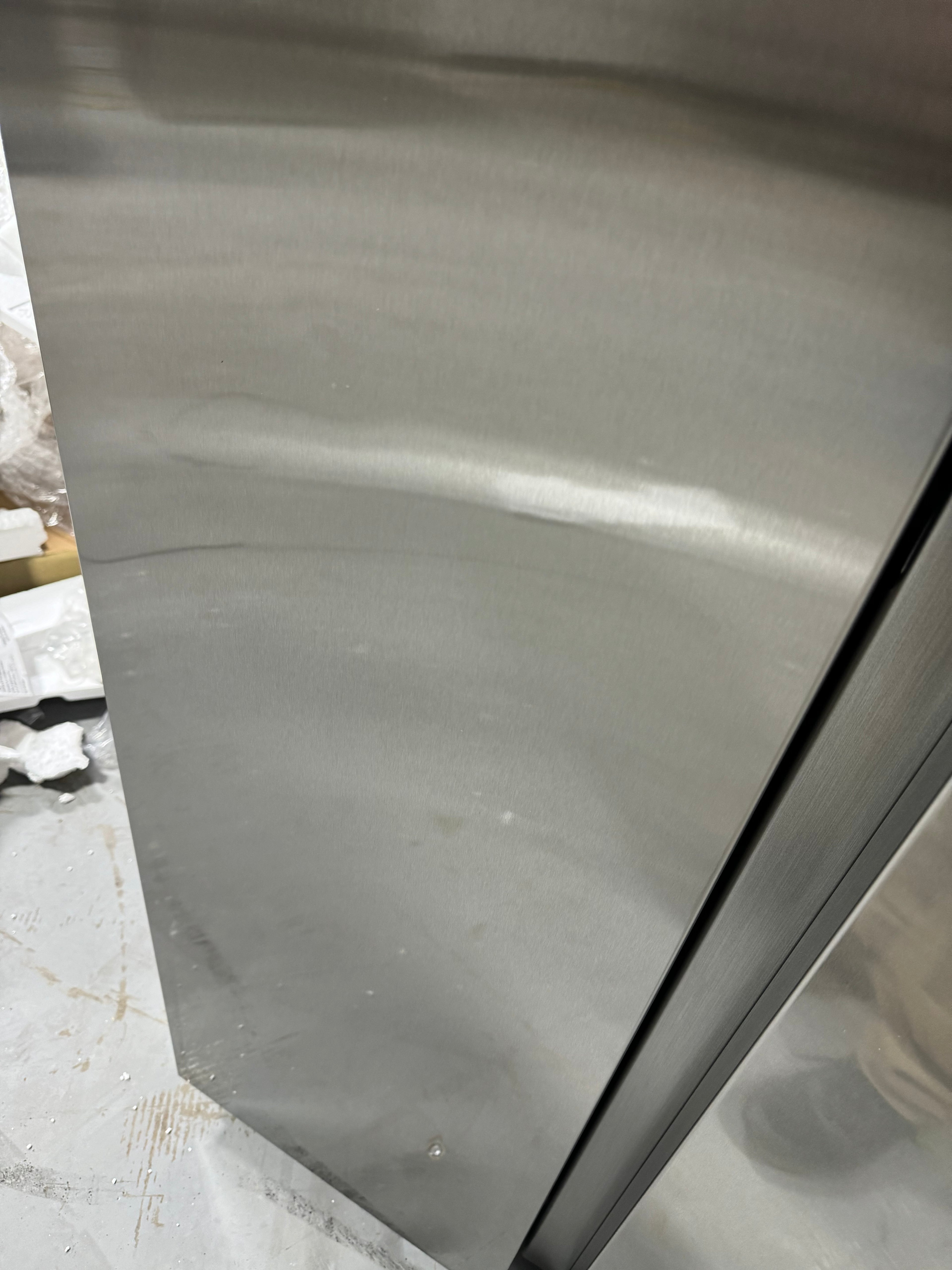 Samsung 27.4 Cu.Ft. Refrigerator/Freezer