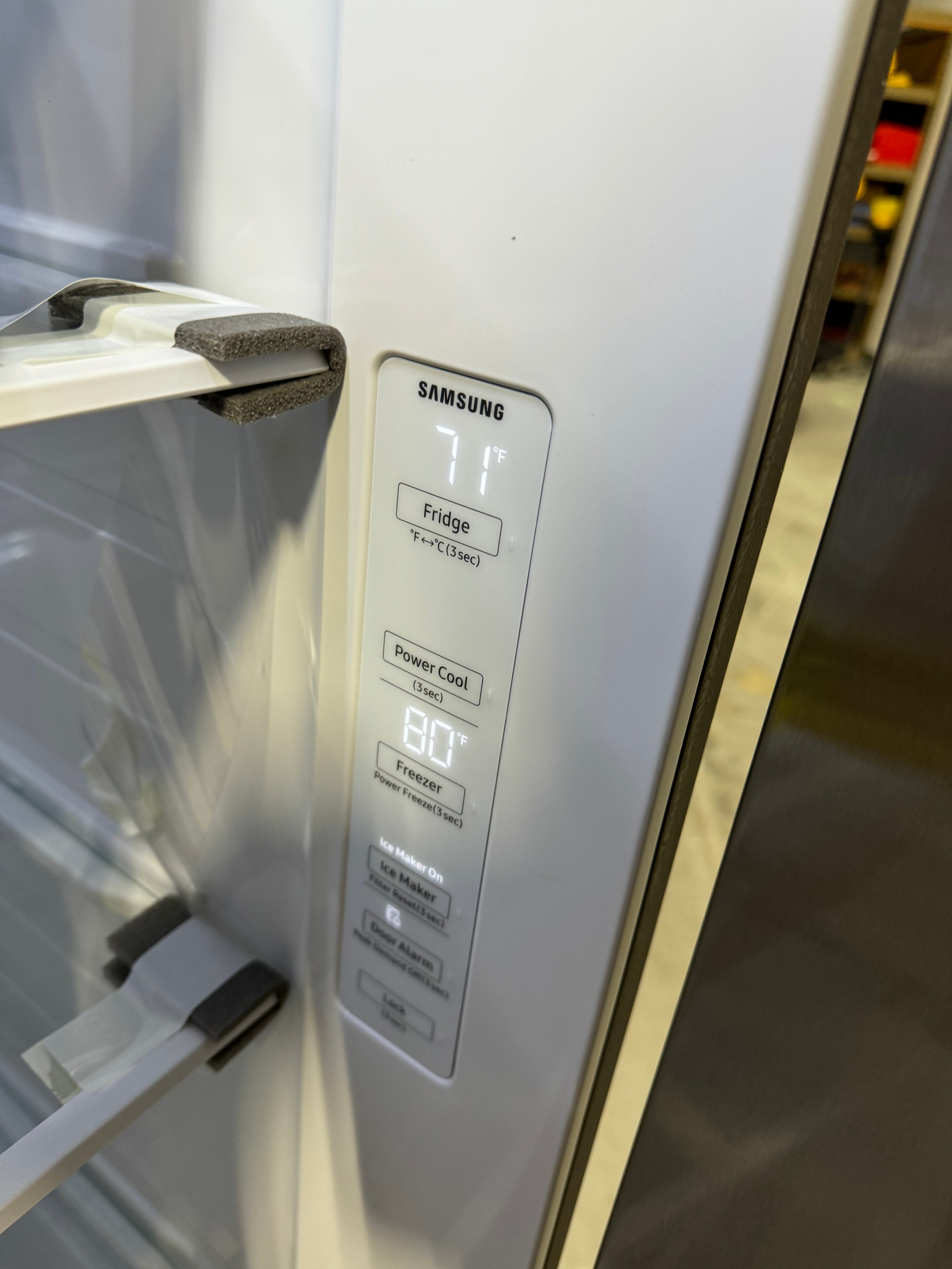 Samsung 27.4 Cu.Ft. Refrigerator/Freezer