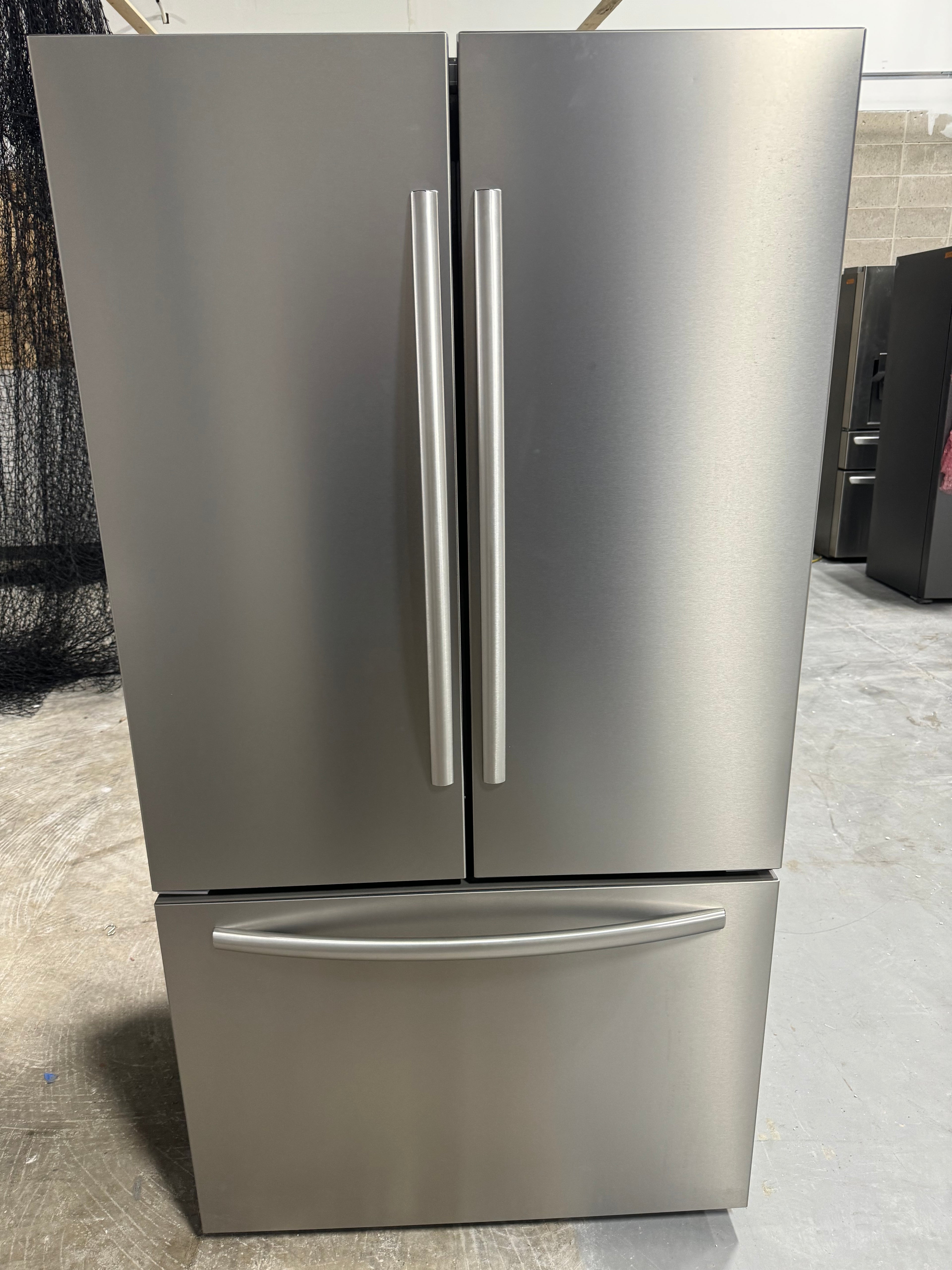 Mora 26.6 Cubic ft. refrigerator/freezer