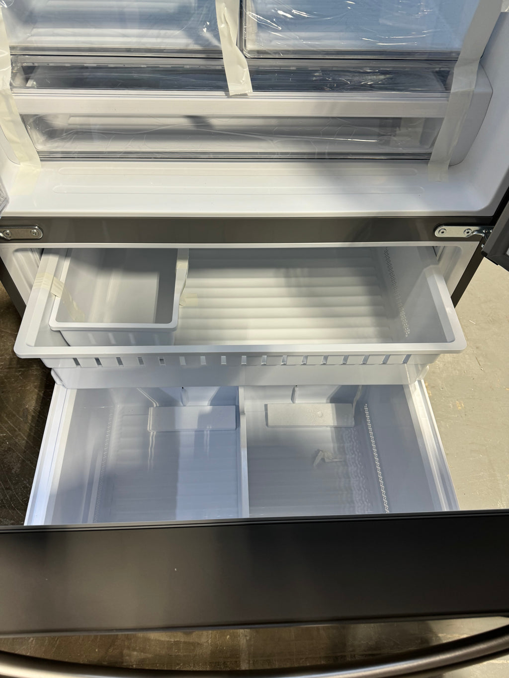 Mora 26.6 Cubic ft. refrigerator/freezer