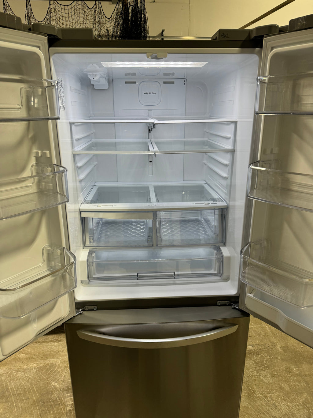 LG 21.8 Cubic ft. Refrigerator/Freezer