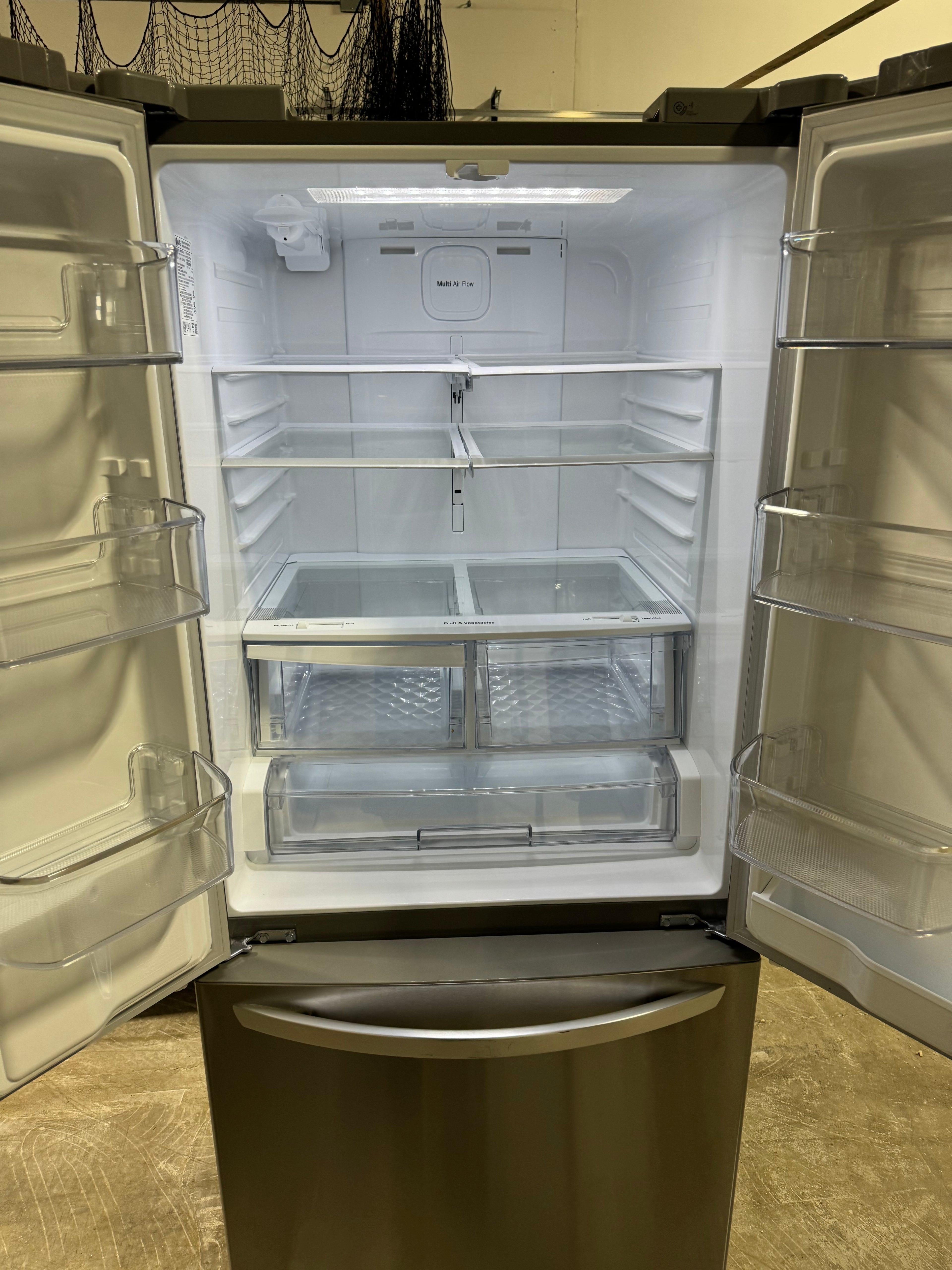 LG 21.8 Cubic ft. Refrigerator/Freezer