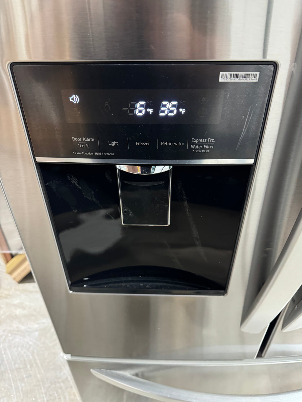 LG 21.8 Cubic ft. Refrigerator/Freezer
