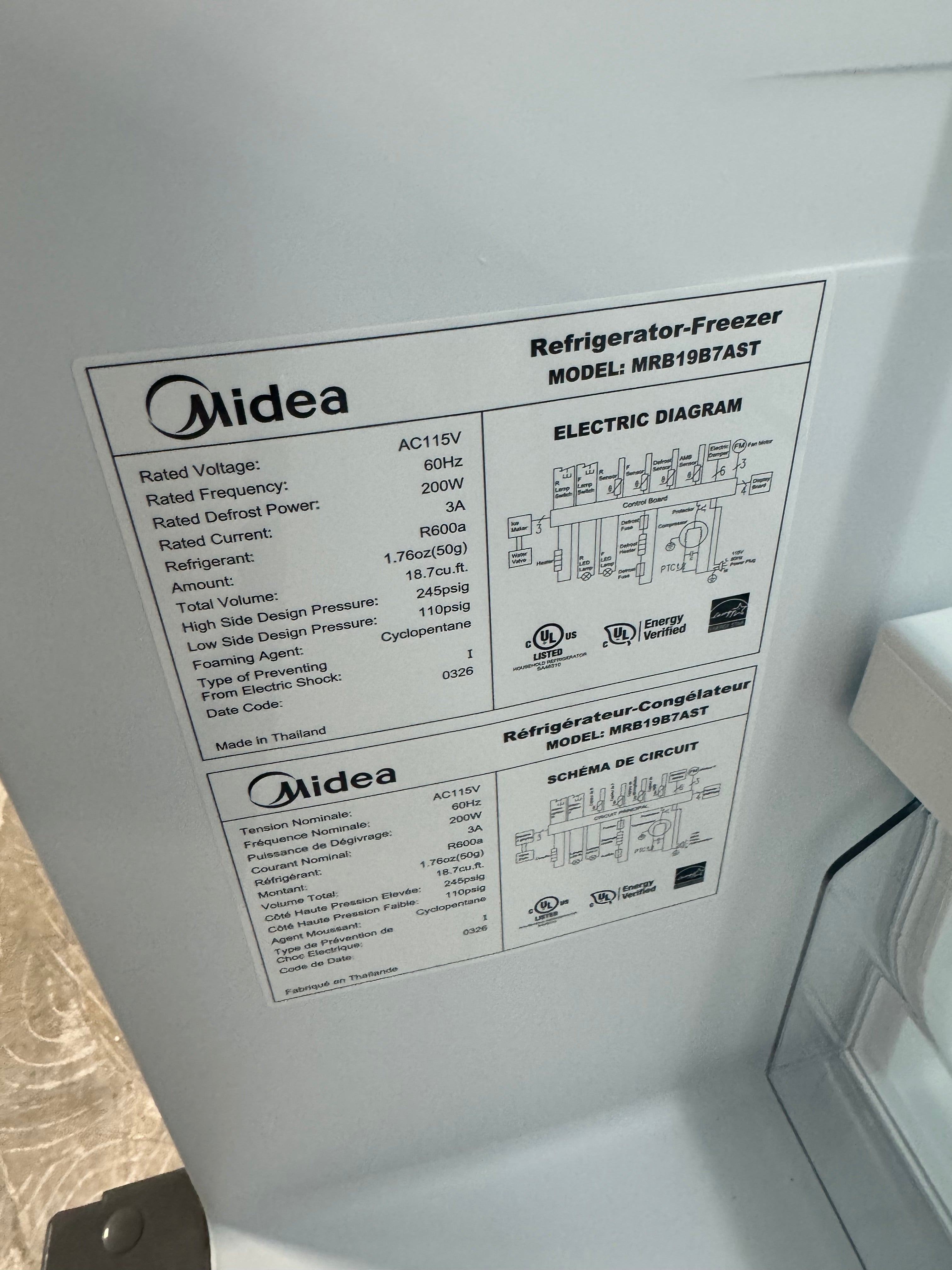 Midea 18.7 Cubic ft. refrigerator/freezer