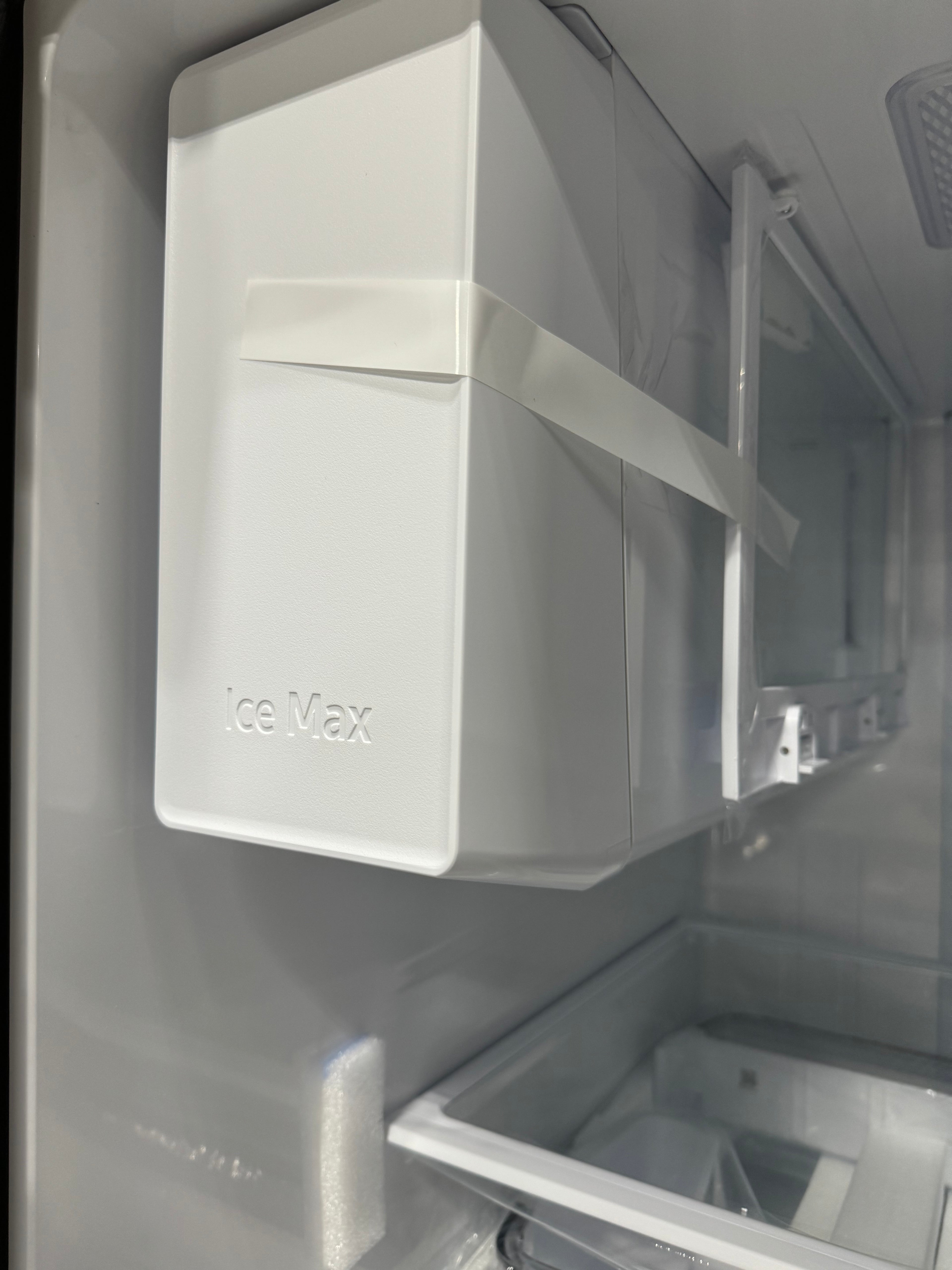 Samsung 28 Cu.Ft. Refrigerator/Freezer
