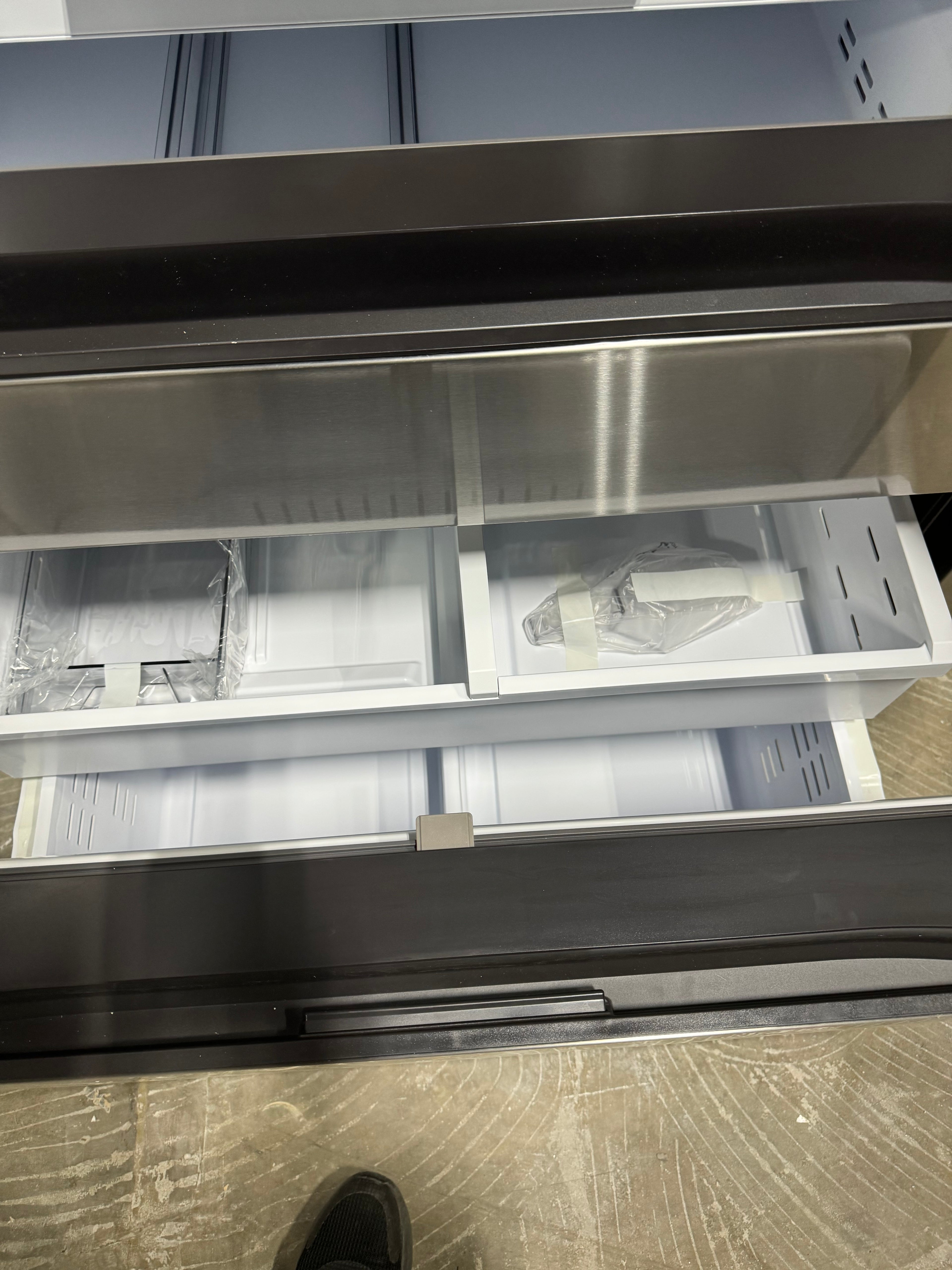 Samsung 29 Cubic ft. Refigerator/Freezer
