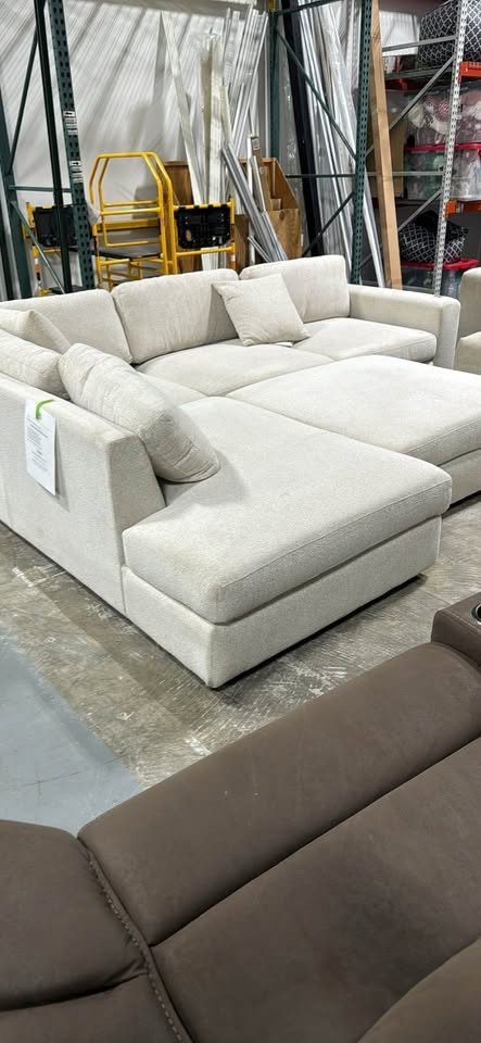 Andee deep bumper chaise sectional (C-0004) - actual photo 1