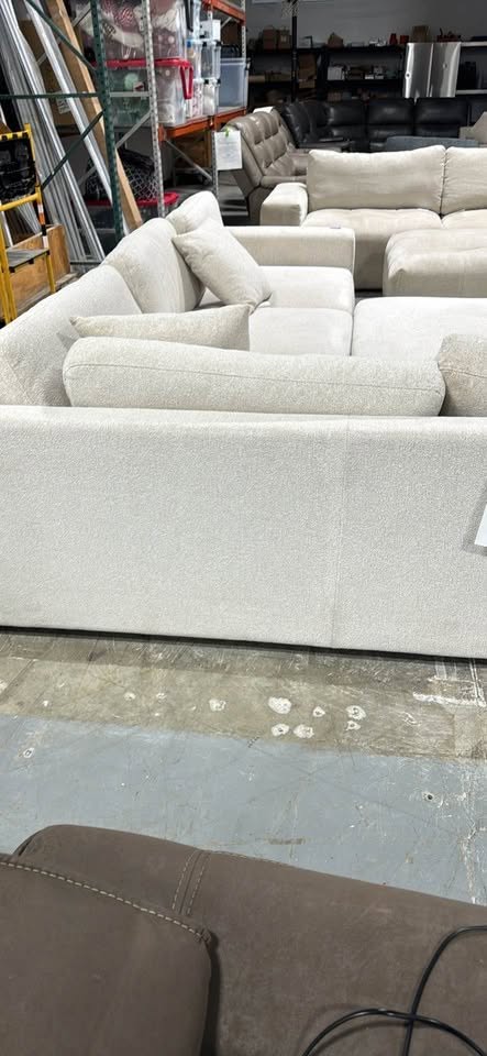 Andee deep bumper chaise sectional (C-0004) - actual photo 2