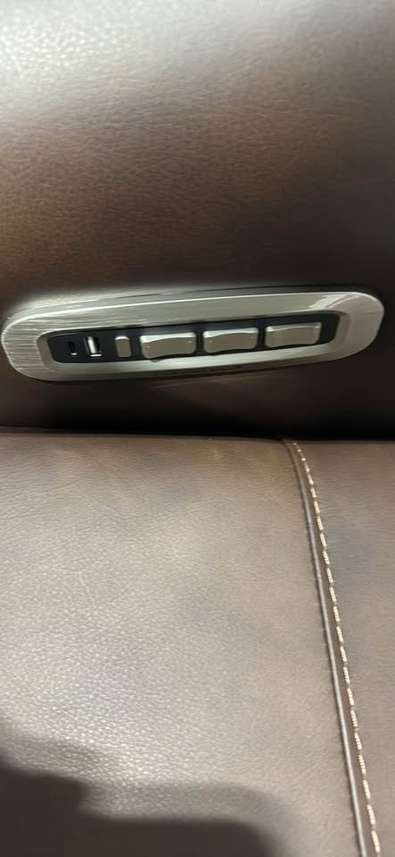 Flexsteel Griffin leather power recliner - actual photo 2